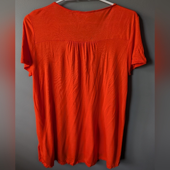 Short Sleeve Blouse - Picture 2 of 4